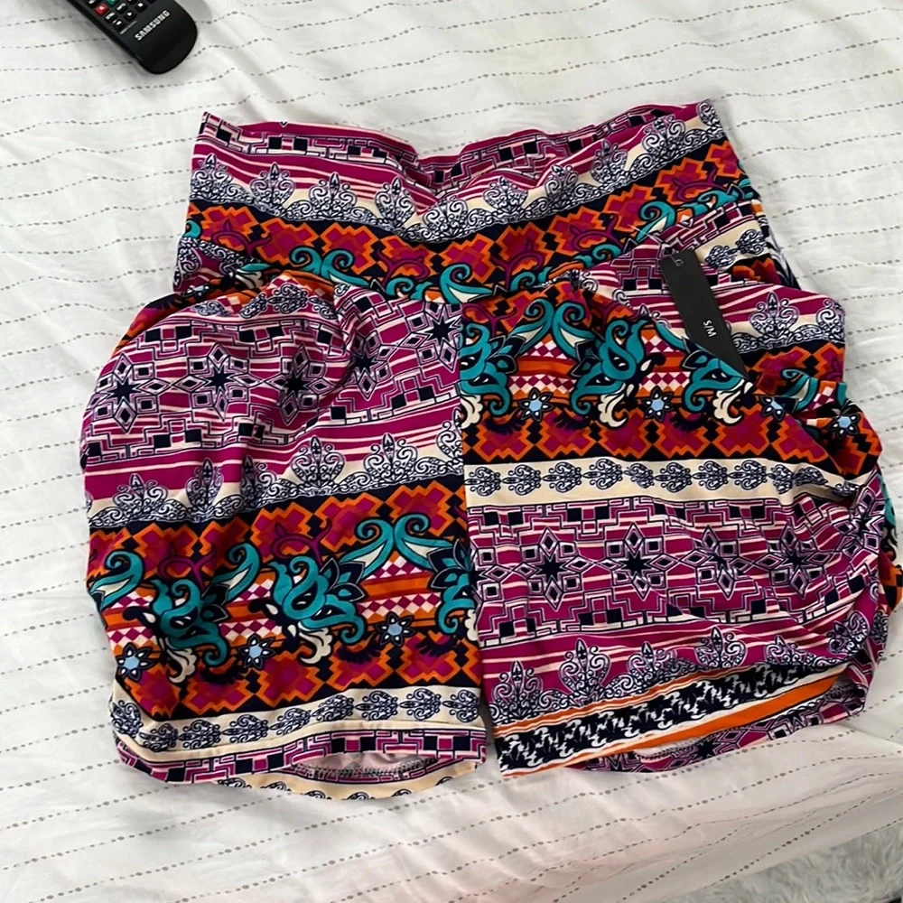 Fun pattern shorts - Picture 1 of 2